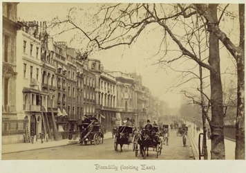 Piccadilly verso est